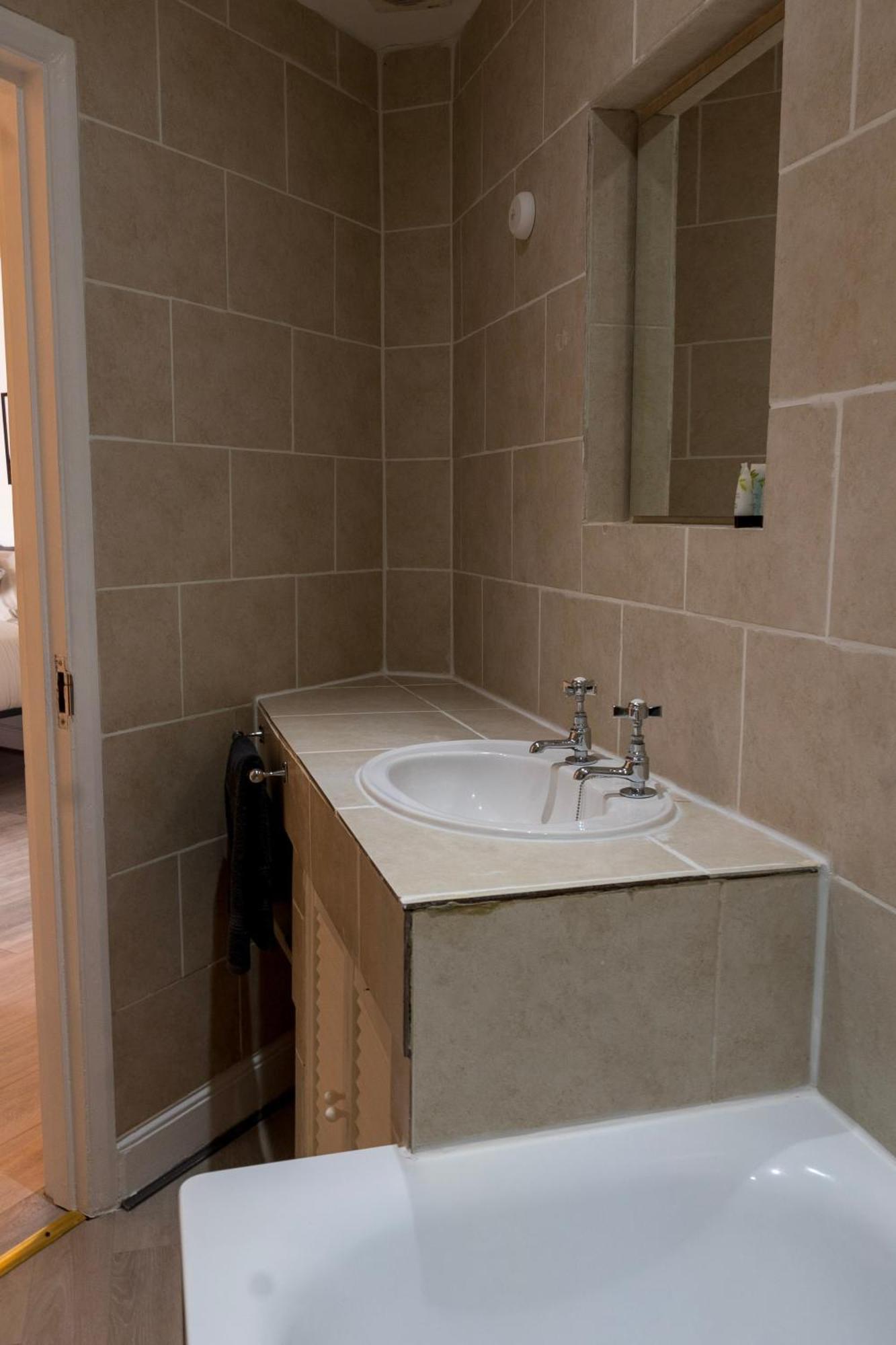 5C- Stylish Urban Retreat - Spacious 2 Bed Flat London Luaran gambar